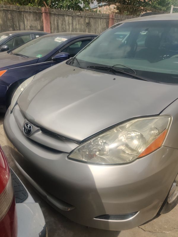 Main image of 2007 Toyota Sienna CE